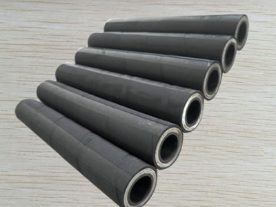 Six SAE 100 R15 hydraulic hoses with black cover.